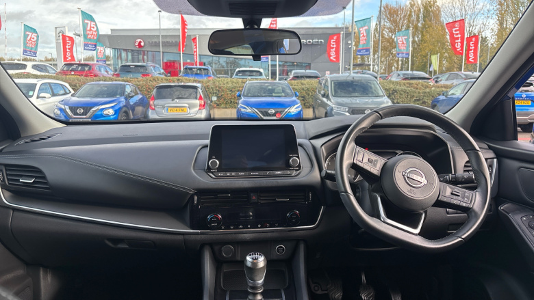 Nissan Qashqai 1.3 DiG-T MH Acenta Premium 5dr Petrol Hatchback